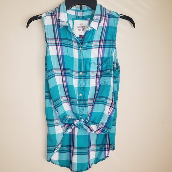 Sleeveless flannel button up shirt - Picture 9 of 10